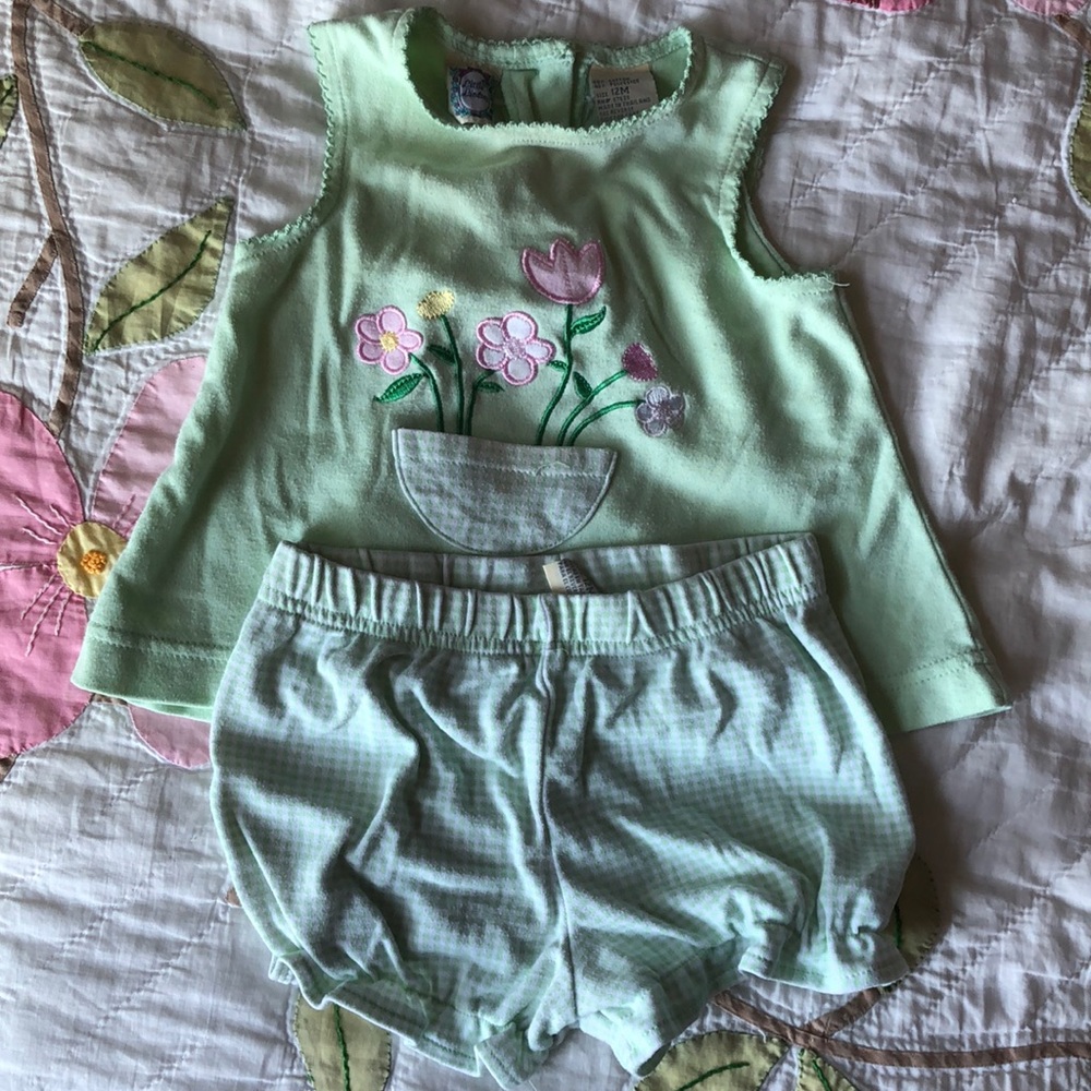 Green 12 M outfit